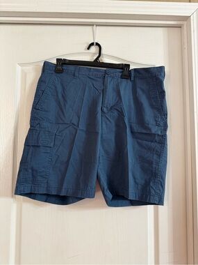 Columbia Men’s Navy Cargo Shorts Sz 38W JN-126